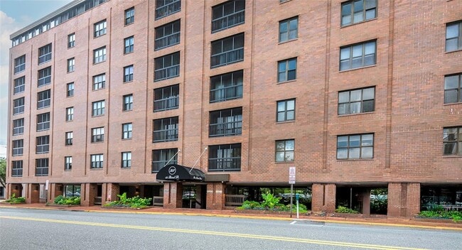 Building Photo - 12 Bond St Unit 4C Rental