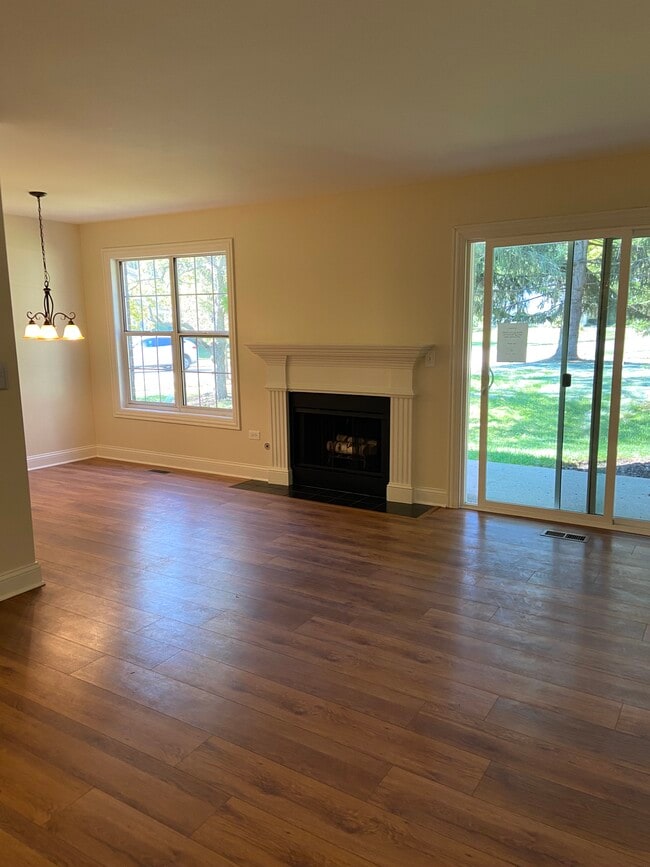 Photo - 43 Foxcroft Rd Unit Naperville