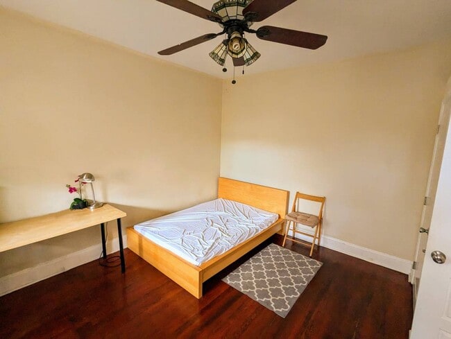 Photo - 617 Irving St NW