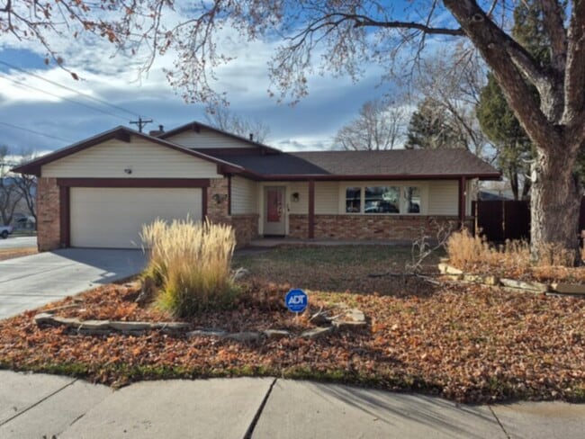 Building Photo - Single Family Home