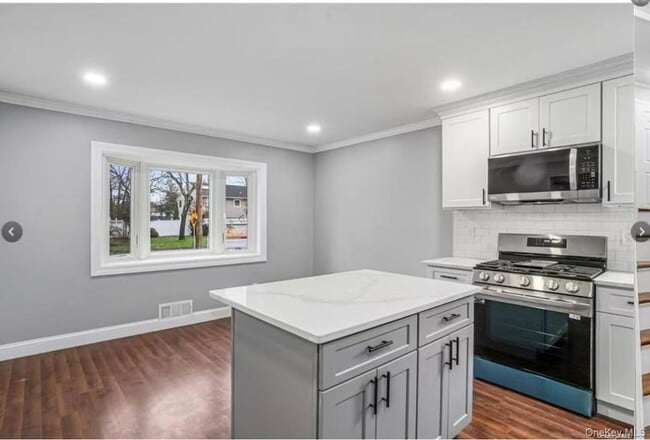 Photo - 92 Ruland Rd N