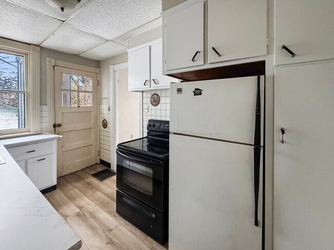 Photo - 812-814 Third Ave Unidad 812