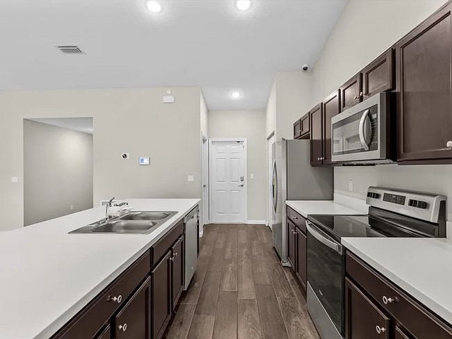 Photo - 512 SW McComb Ave