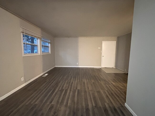 Photo - 140 Hickory Dr