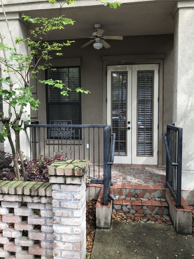 Building Photo - Saint Charles - Luxury 2 Bedroom, 2 Bathroom Condo