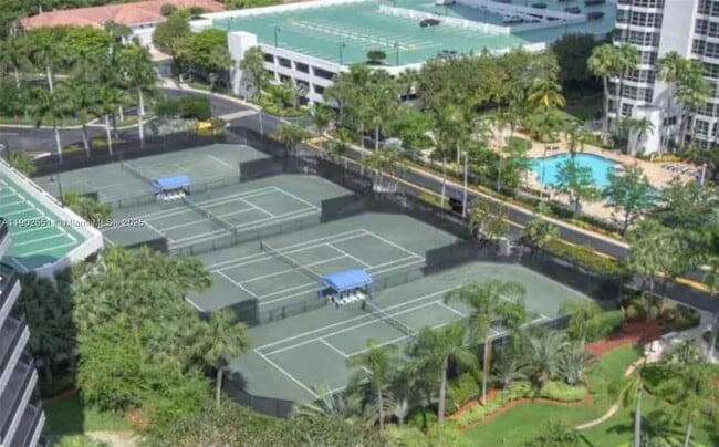 Photo - 3600 Mystic Pointe Dr Unidad 509