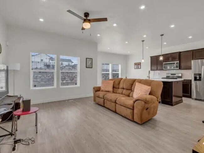 Photo - 4536 E Hurstbourne Dr
