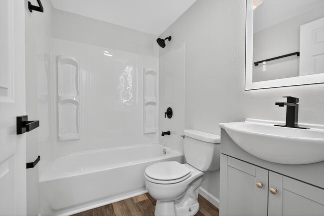 Photo - 2709 Center St