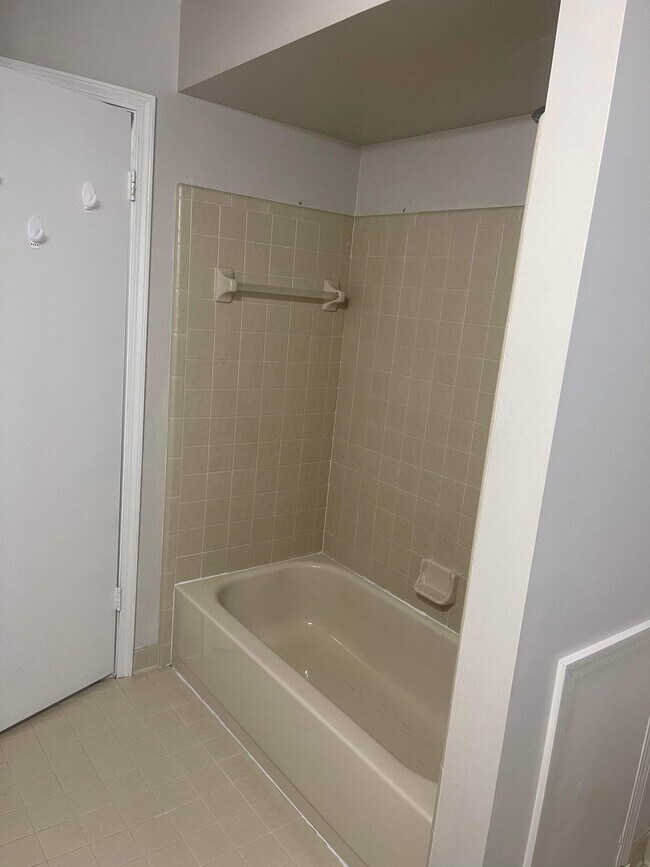 Photo - 43905 Rivergate Dr