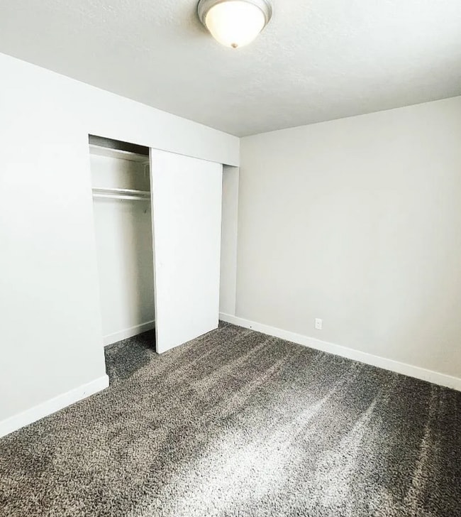 Photo - 31 W 1600 N