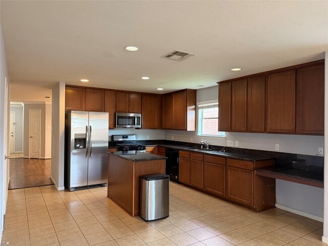 Building Photo - 8023 Clover Leaf Dr
