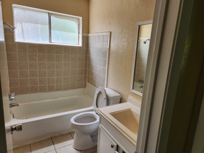 Photo - 10534 Westedge Dr