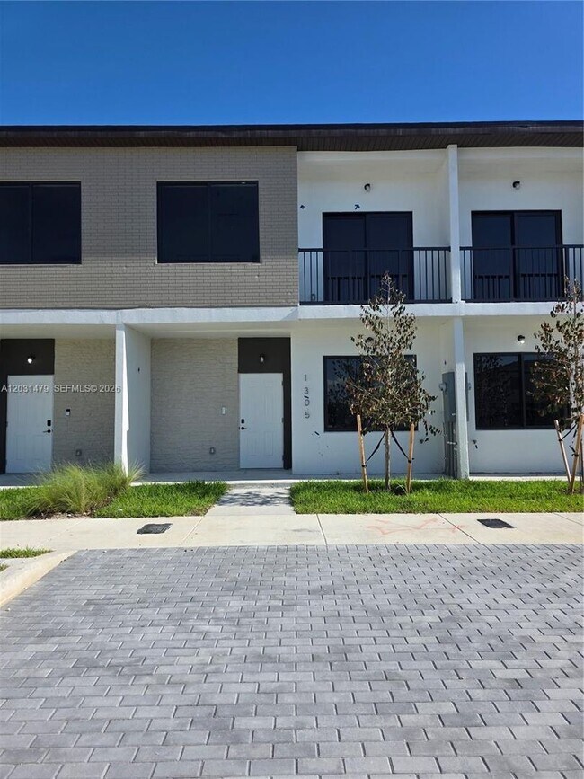 Photo - 1305 NW 4th Ave