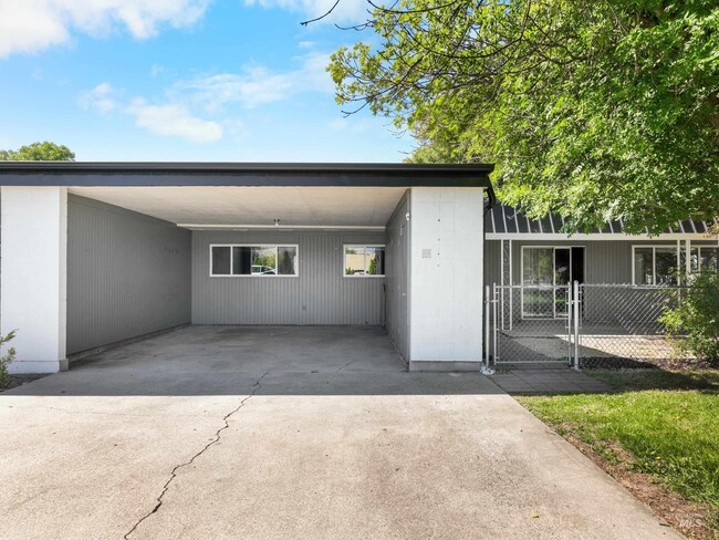 Photo - 6881 W State St Unidad 681