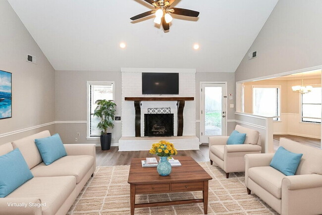 Photo - 8708 Rhonda Cir N