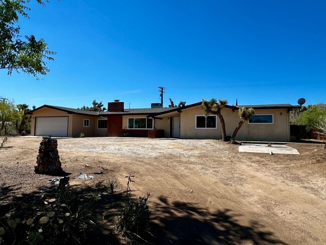 Building Photo - 56769 Joshua Dr Unit Main Home