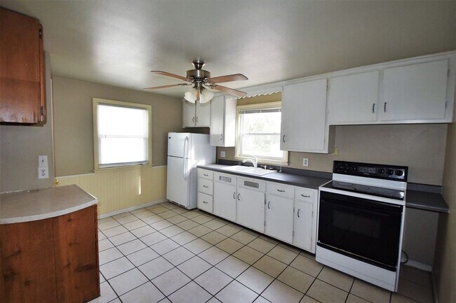 Photo - 331 N Pine ST