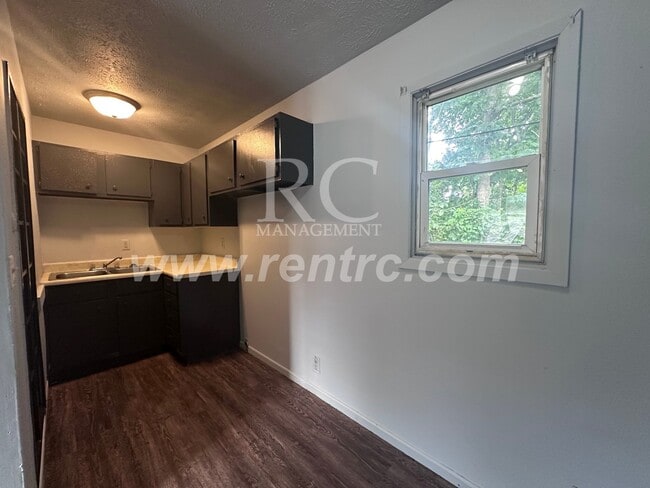 Photo - 1227-4 Clarence-
