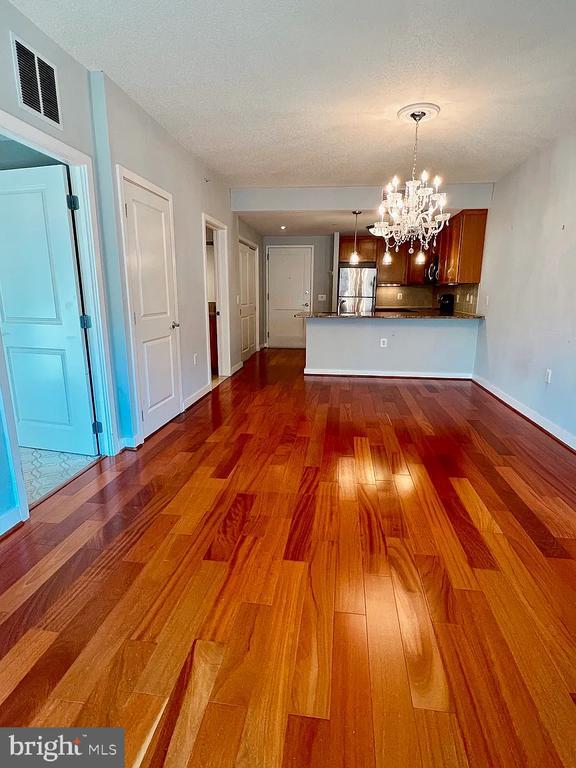 Photo - 888 N Quincy St Unidad 1505