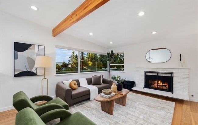 Photo - 201 165th Ave NE