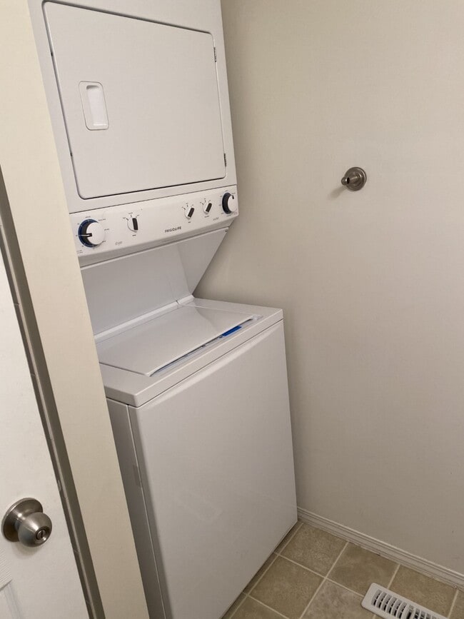 Photo - 379 S Ashley Ave