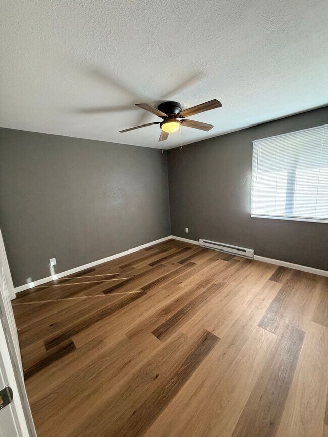 Photo - Maple Ave Apartments Unit 3