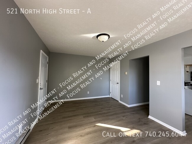 Photo - 521 N High St