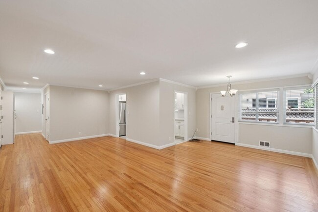 Photo - 838 University Ave Unit 838