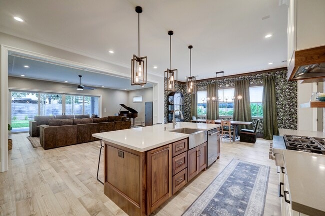 Photo - 1322 Caywood Ln