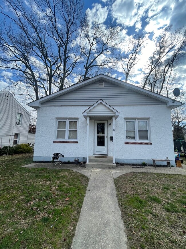 Building Photo - 71 5th St