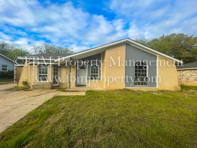 Building Photo - 1307 Janann Ave