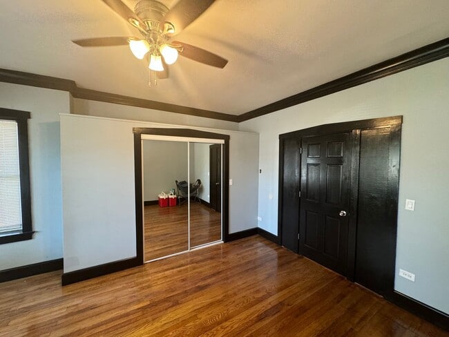 Photo - 6213 S Loomis Blvd