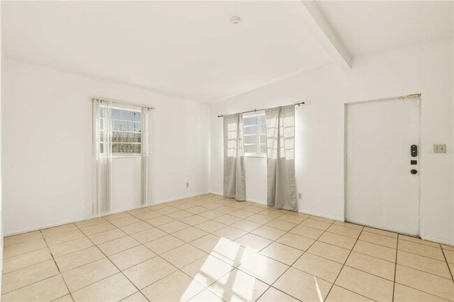 Photo - 2615 9th Ave Dr E