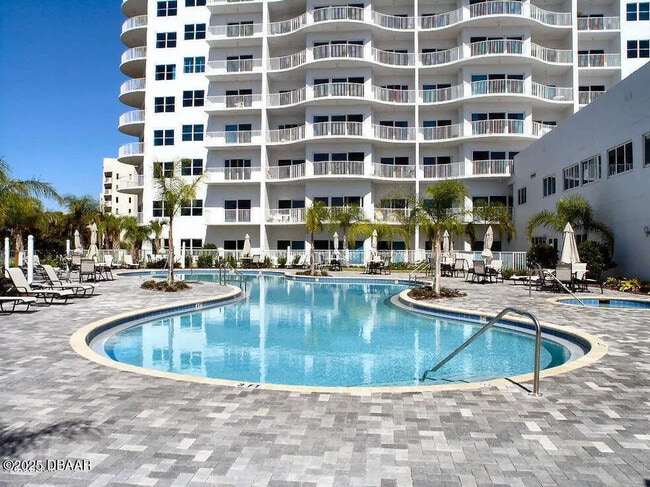 Photo - 2 Oceans W Blvd Unit 707