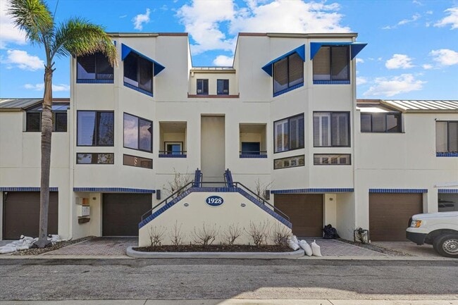 Building Photo - 1928 Harbourside Dr Rental