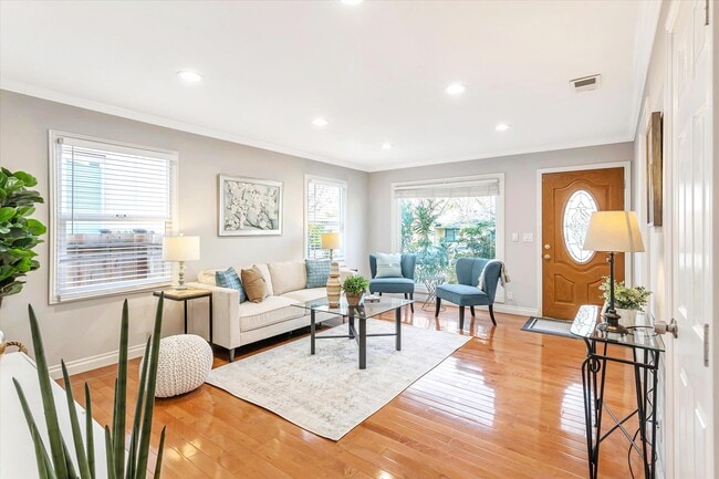 Photo - 354 Dana St Casa