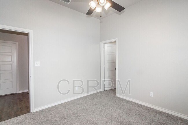 Photo - 7618 55th St