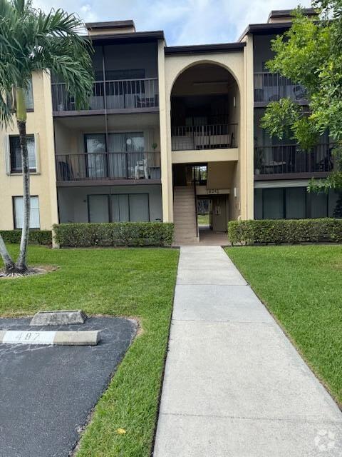 Building Photo - 624 Sea Pine Way Unit E2 Rental