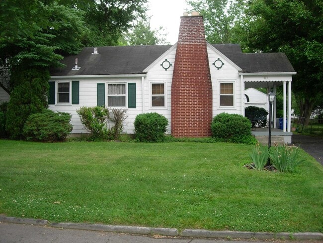Building Photo - 367 E Beaumont Rd