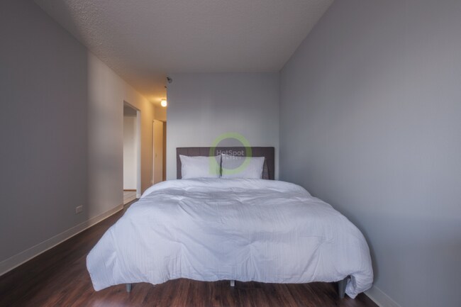 Photo - 454 E Ohio St