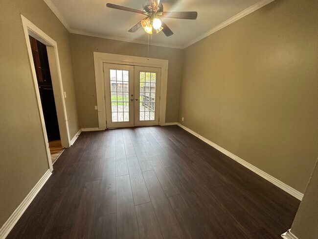 Photo - Broadmoor 3 Bedroom