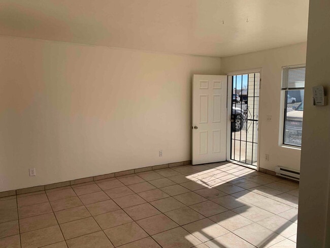 Photo - 8618 E Warren Rd Unidad A