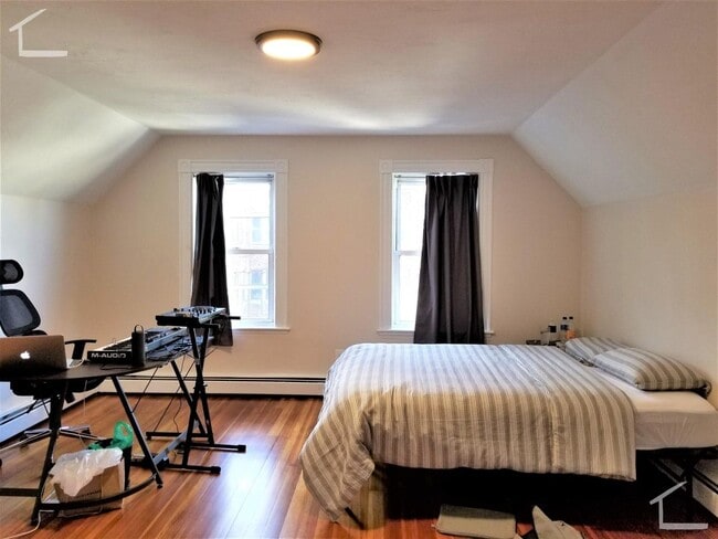 Photo - BU West / Packard's Corner - Renovated 5 bed/2 Bath on Chester St for September 1st, 2026