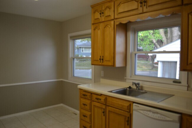 Photo - 3BR Home on Large Corner Lot – NW Rochester