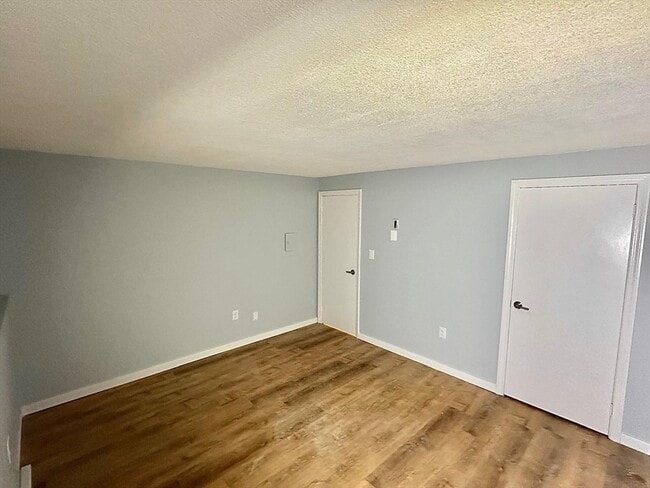 Photo - 4 Hazelwood Ave Unit 6