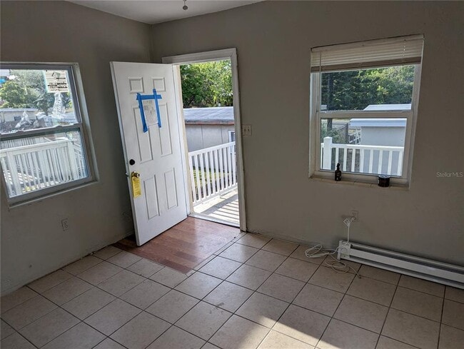 Photo - 2000 Queensboro Ave S