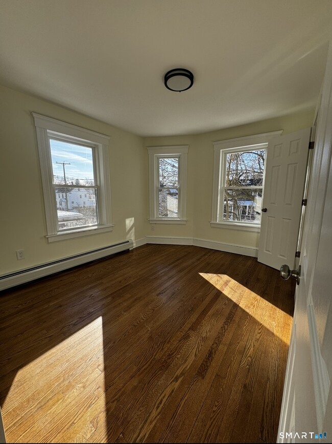 Photo - 340 Brightwood Ave Unidad 1