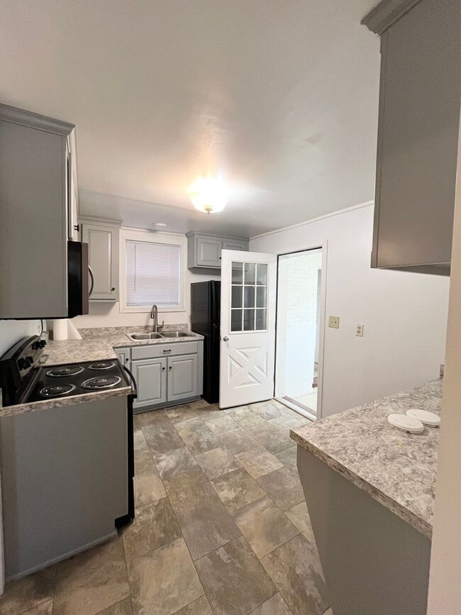 Photo - 1335 Edenville Rd