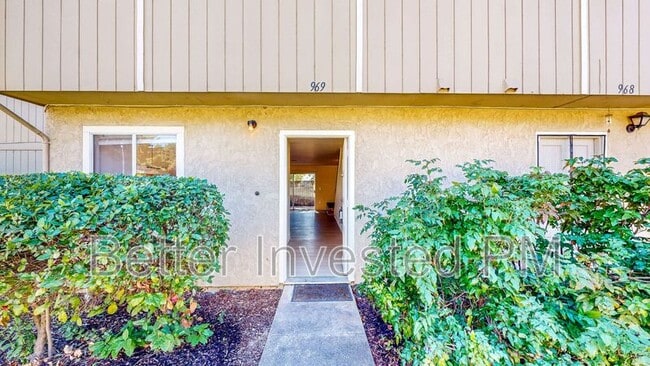 Photo - 969 Marlene St