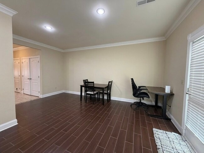 Photo - 110 Renee Ln